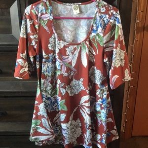 Maternity tunic style top